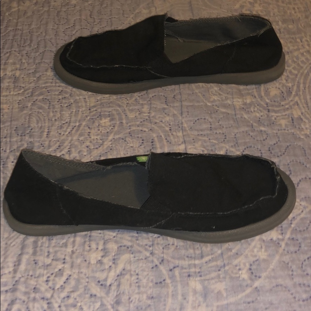 Women’s sanuks